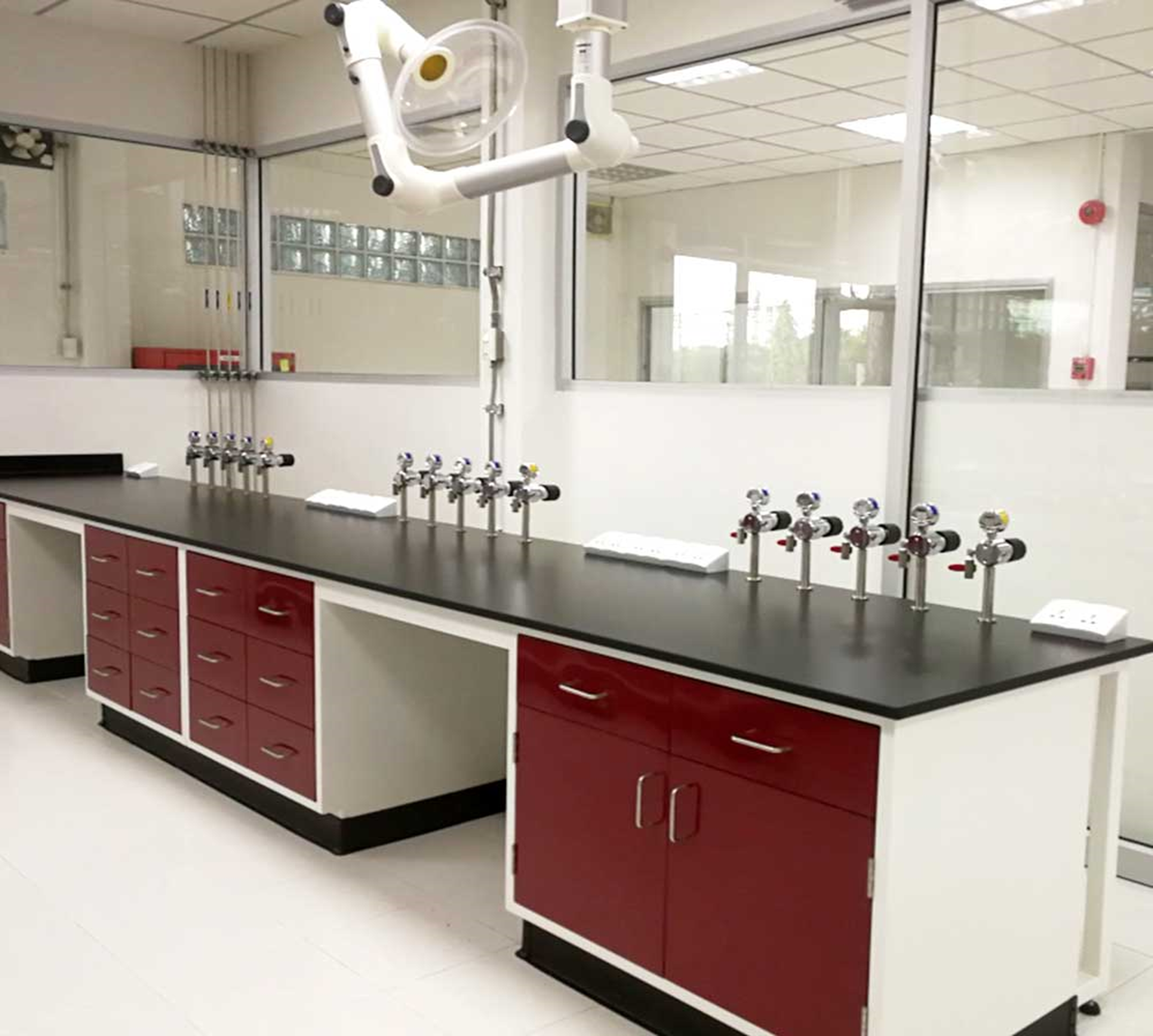 Laboratory design & retrofitting